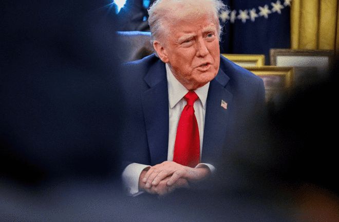 媒体：特朗普急于将爱泼斯坦案翻篇 千方百计转移视线