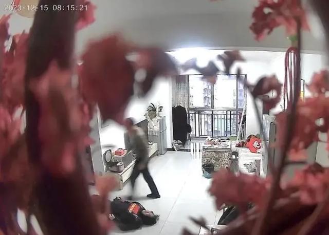 女子产子后50多天被丈夫施暴 母亲阻止被丈夫持刀威胁