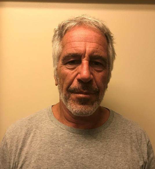 特朗普破防怒骂追问爱泼斯坦案的CNN女记者：你太差劲